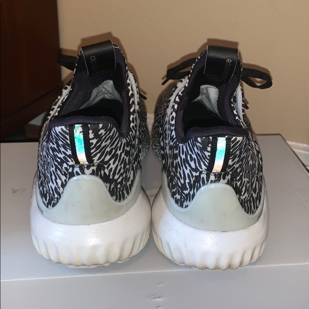 Women Adidas AlphaBounce motion capture - Picture 2 of 6